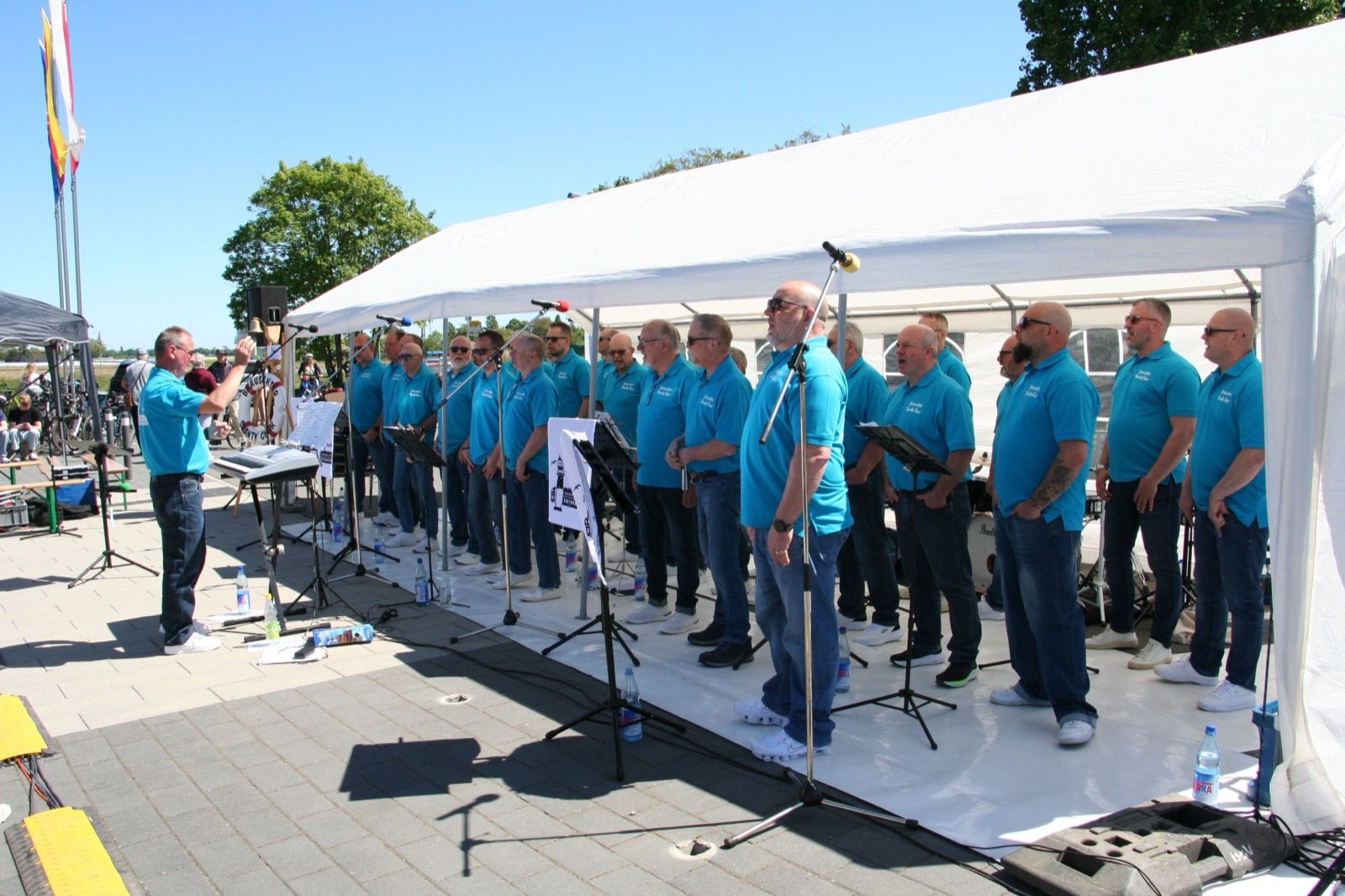 Der Bräuschter Shanty Chor singt beim Musikalischen Frühschoppen
